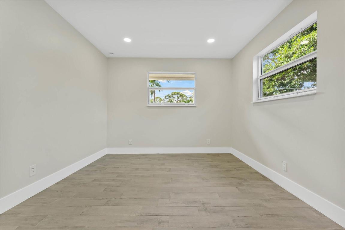 SQUARE LAKE SCHOOL - Residential