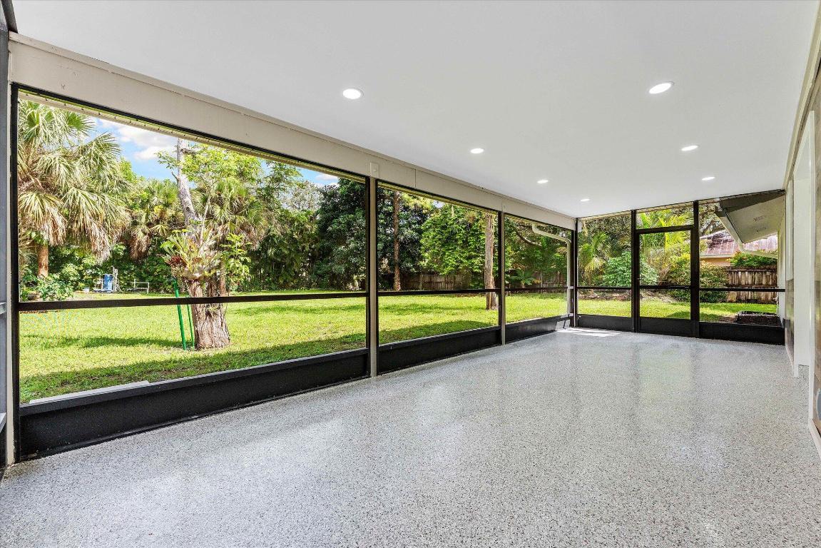 SQUARE LAKE SCHOOL - Residential