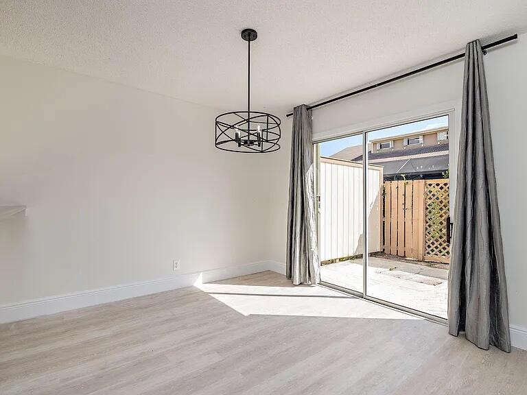 MAPLECREST - Residential