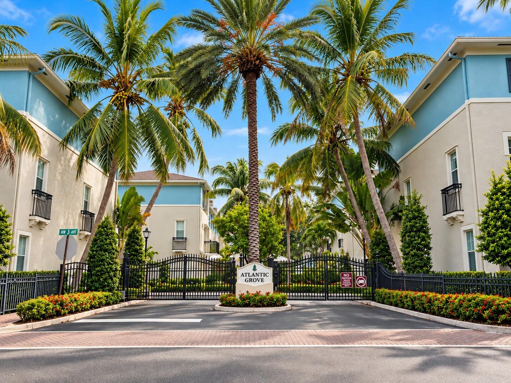 Photo of 23 NW 4TH Avenue, Delray Beach, FL 33444 (MLS # B26080367)