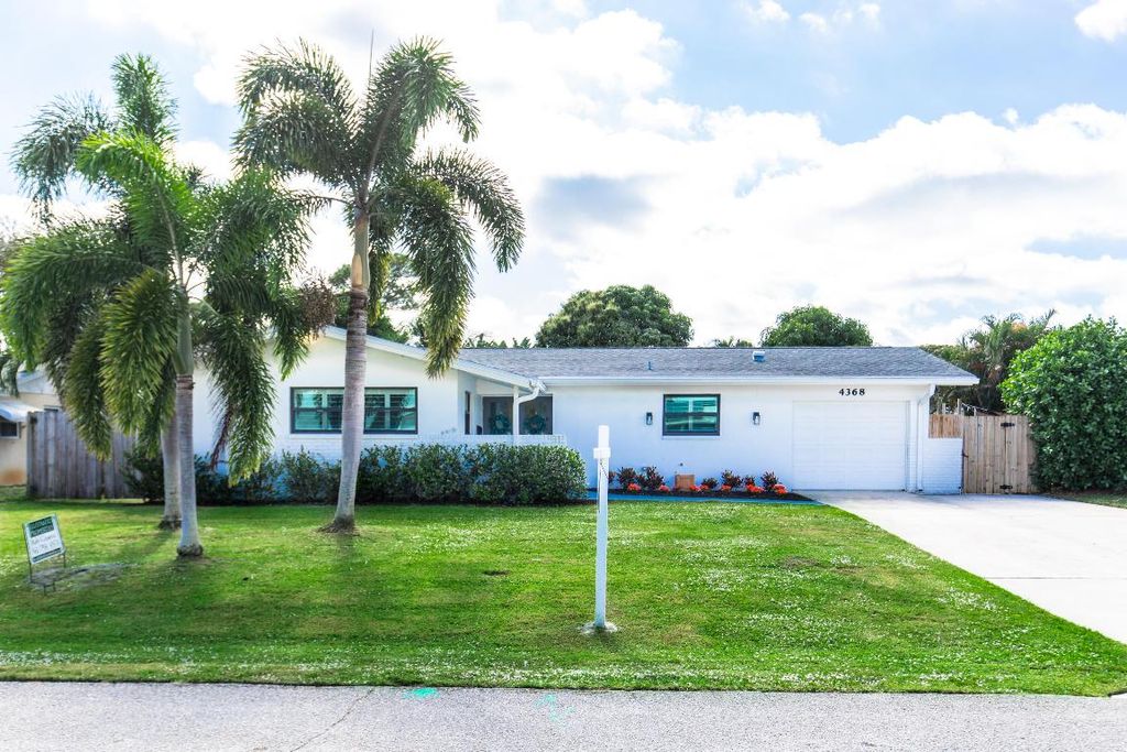 Photo of 4368 Fuschia Circle N, Palm Beach Gardens, FL 33410 (MLS # R11143004)