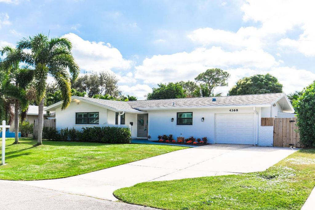Photo of 4368 Fuschia Circle N, Palm Beach Gardens, FL 33410 (MLS # R11143004)