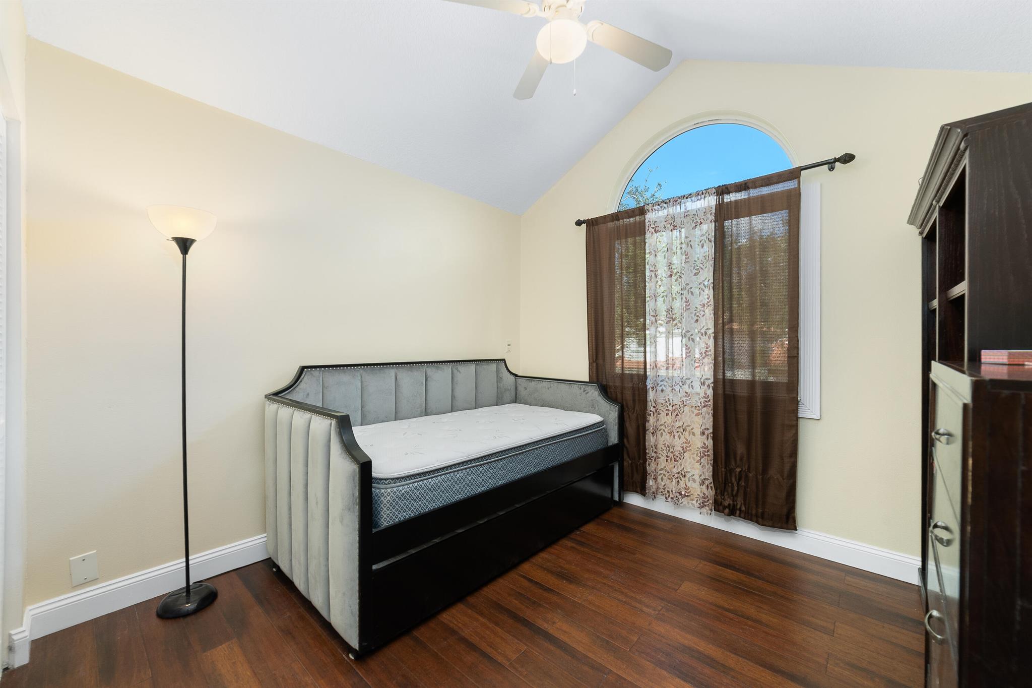 HOLIDAY SPRINGS EAST - Residential