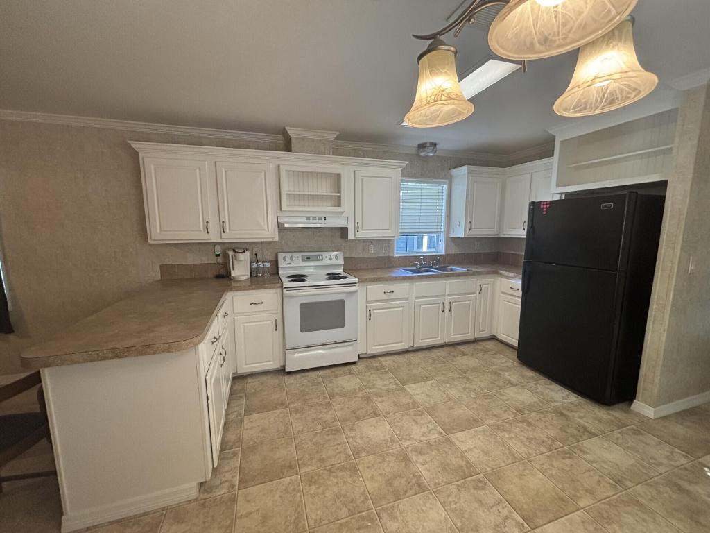 EVERGLADES LAKES - Residential