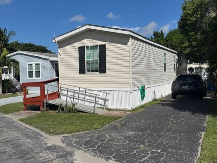 WELL MAINTAINED MANUFACTURED HOME WITH 2 BEDROOMS, 2 BATHS, LOCATED IN EVERGLADES LAKES A 55+ COMMUNITY. PERFECT FOR A FIRST TIME HOME BUYER. COME SEE IT TODAY! OWNER IS MOTIVATED. LOT RENTAL $1,293.90 MONTHLY. WATER INCLUDED.
