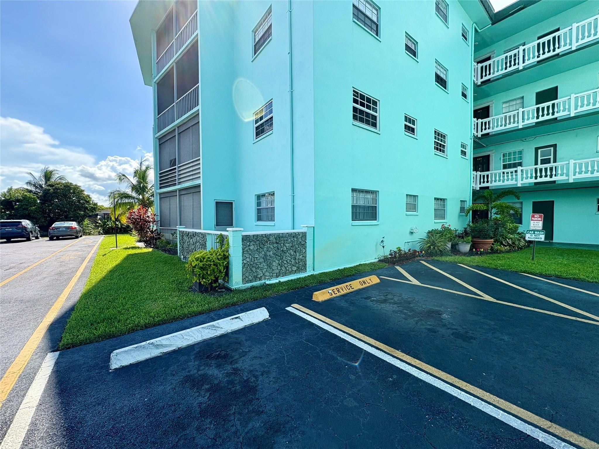 EMERALD CONDO - Residential