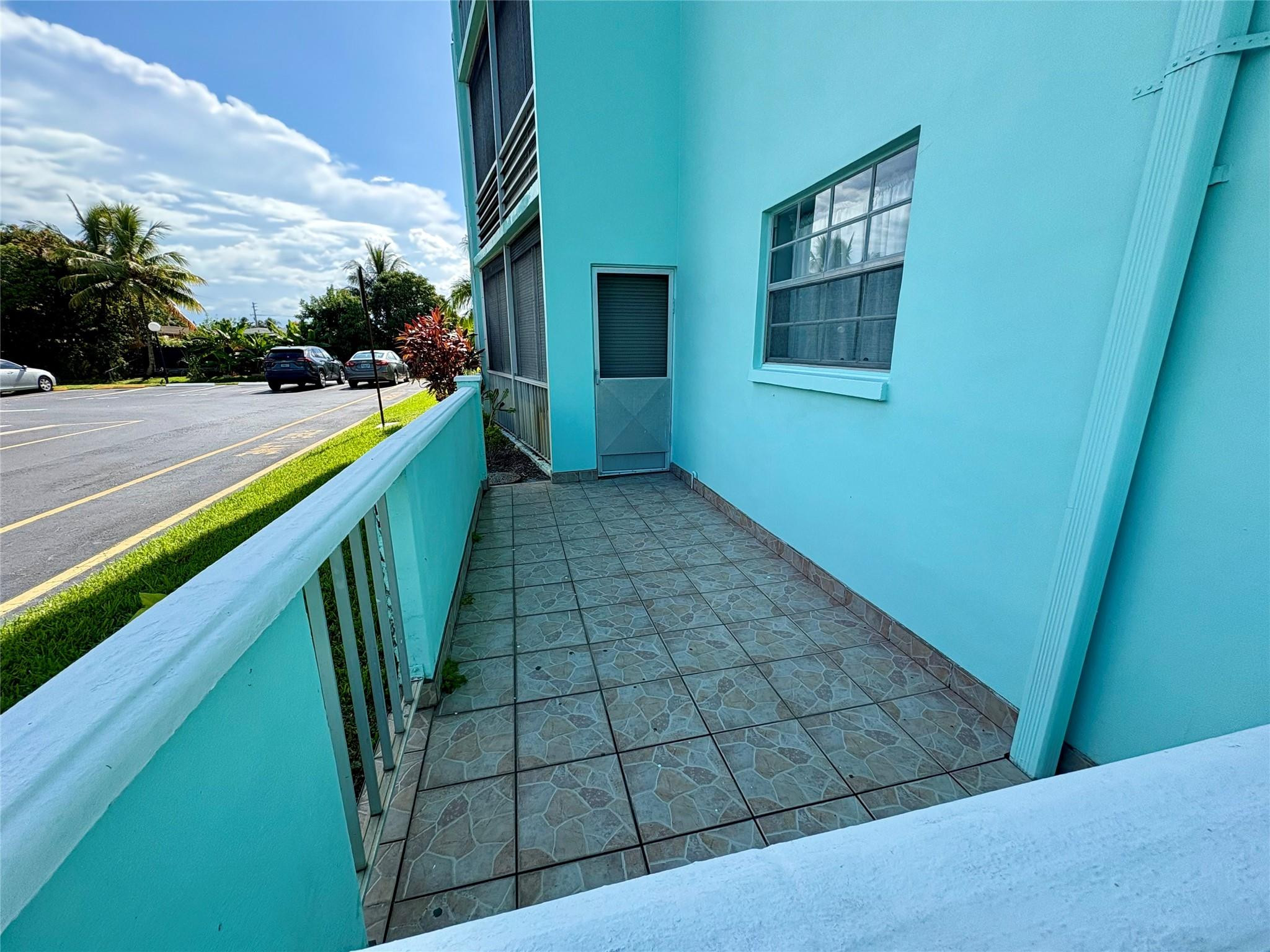 EMERALD CONDO - Residential