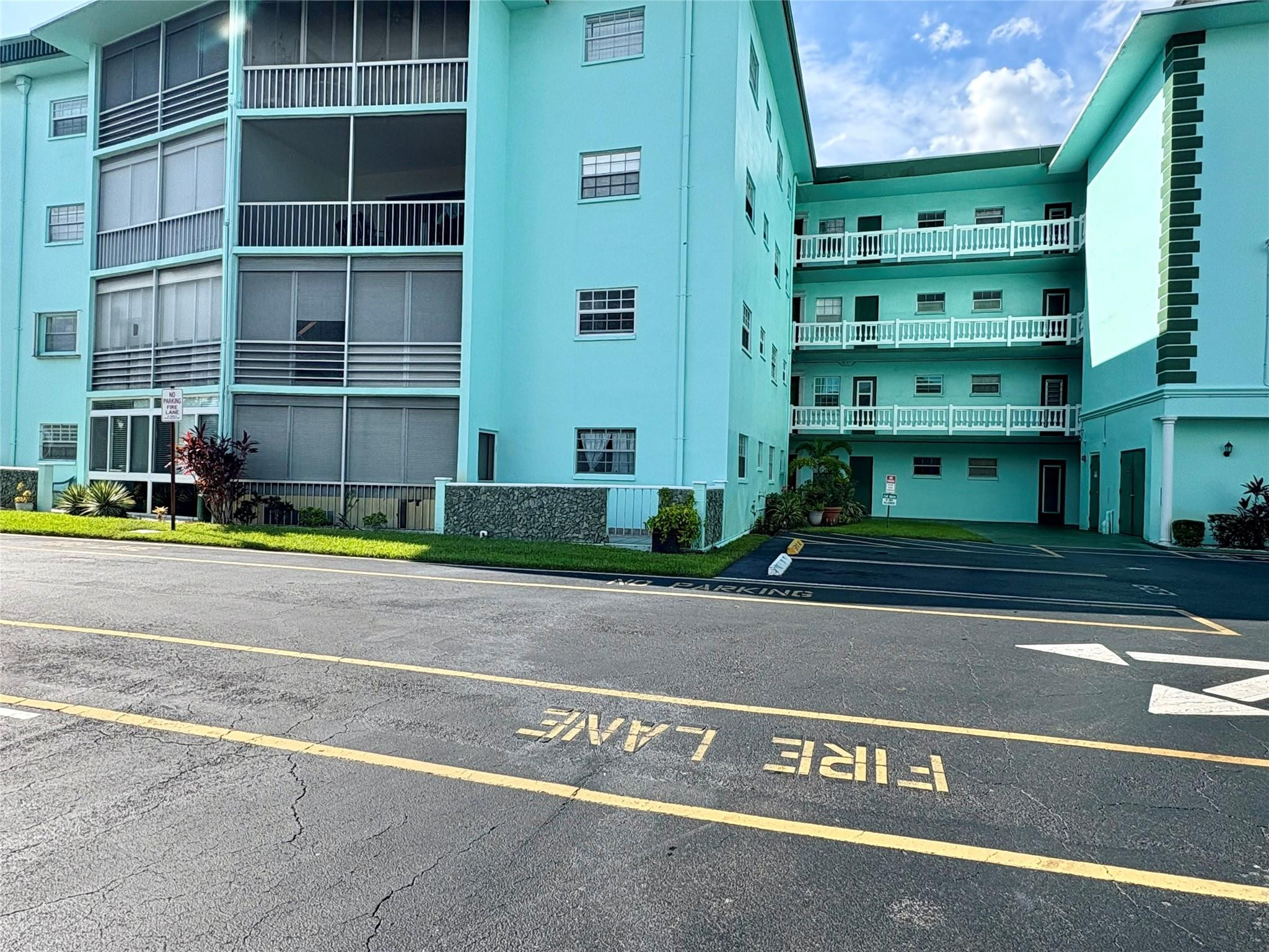 EMERALD CONDO - Residential