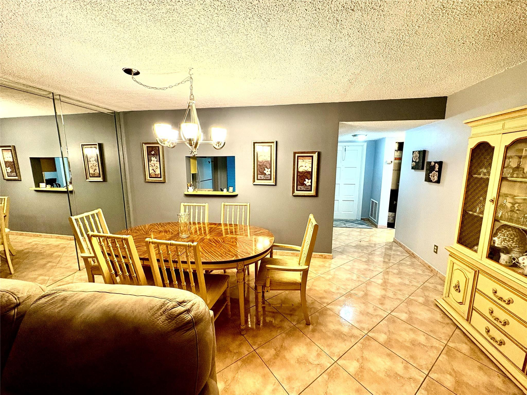 EMERALD CONDO - Residential