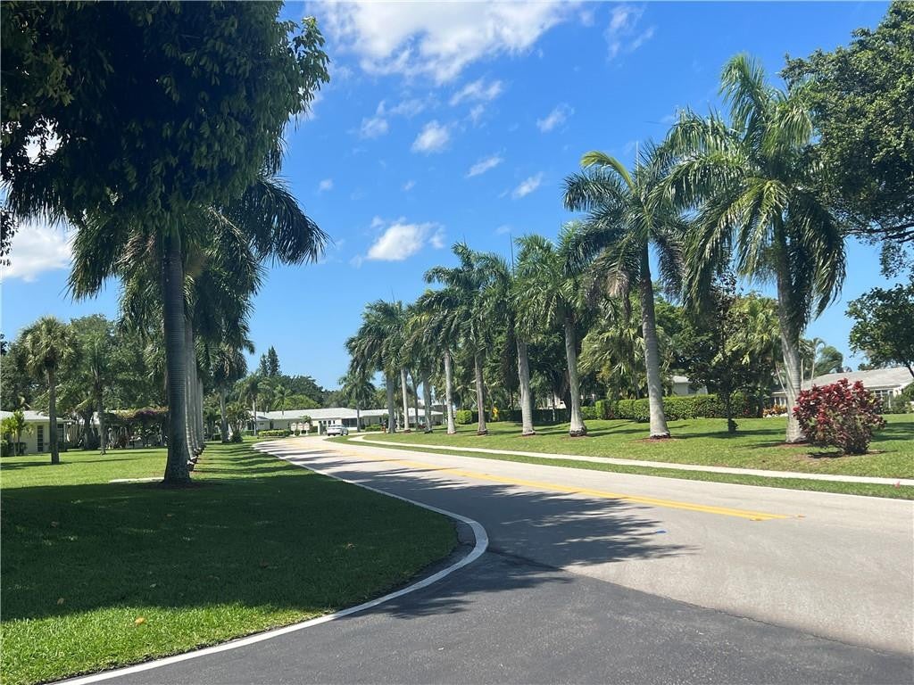 Photo of 13696 VÃ­a Flora #E, Delray Beach, FL 33484 (MLS # B26076734)