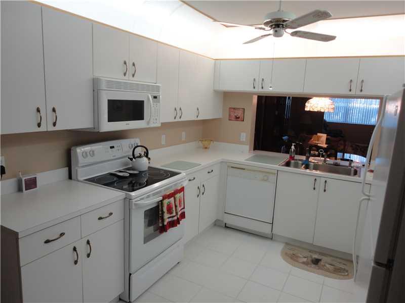 SUNRISE LAKES - Residential