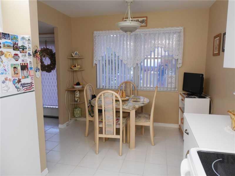 SUNRISE LAKES - Residential