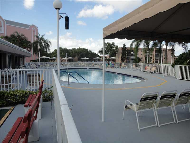 SUNRISE LAKES - Residential