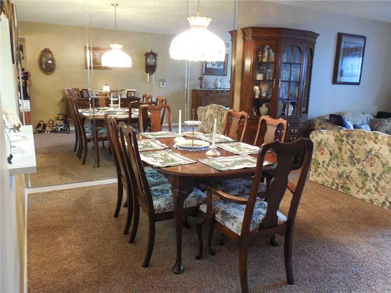 SUNRISE LAKES - Residential