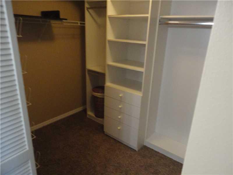 SUNRISE LAKES - Residential