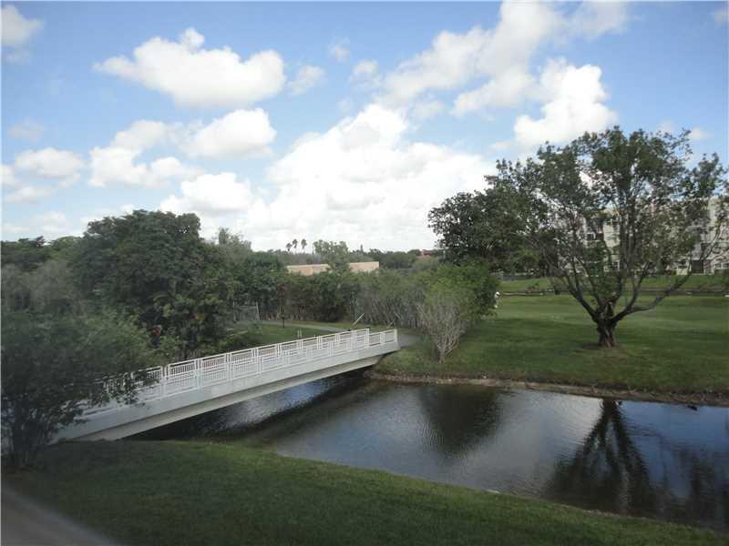 SUNRISE LAKES - Residential