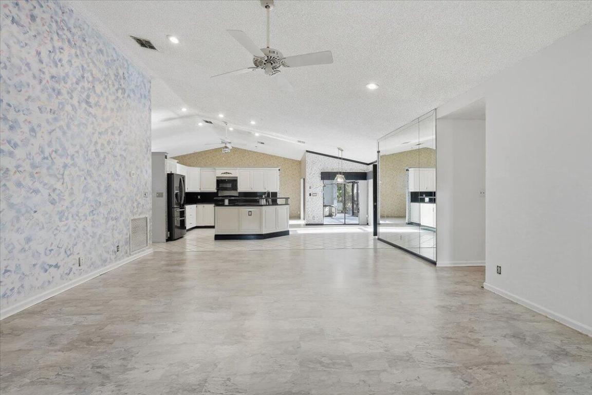 PINE RIDGE - Residential