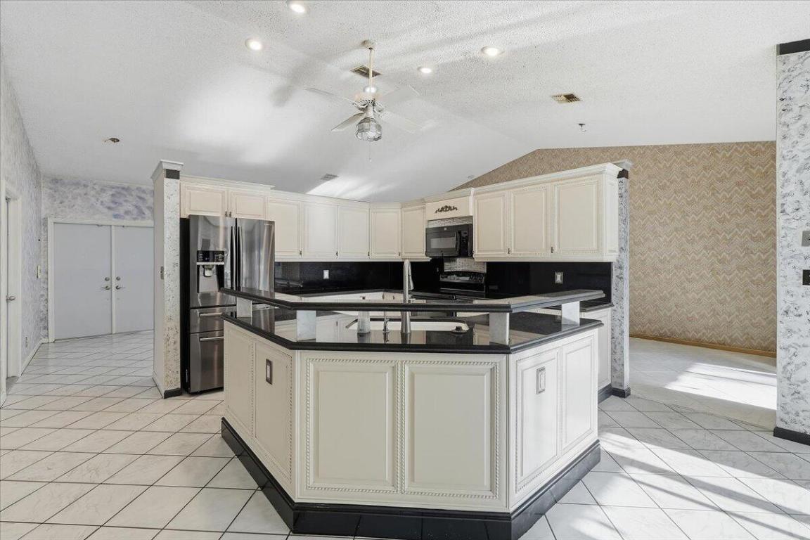 PINE RIDGE - Residential