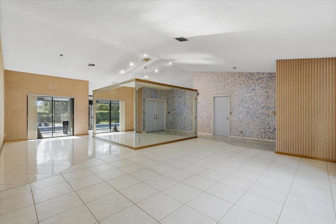 PINE RIDGE - Residential