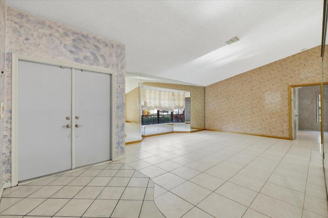 PINE RIDGE - Residential