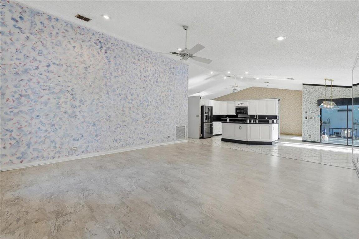 PINE RIDGE - Residential