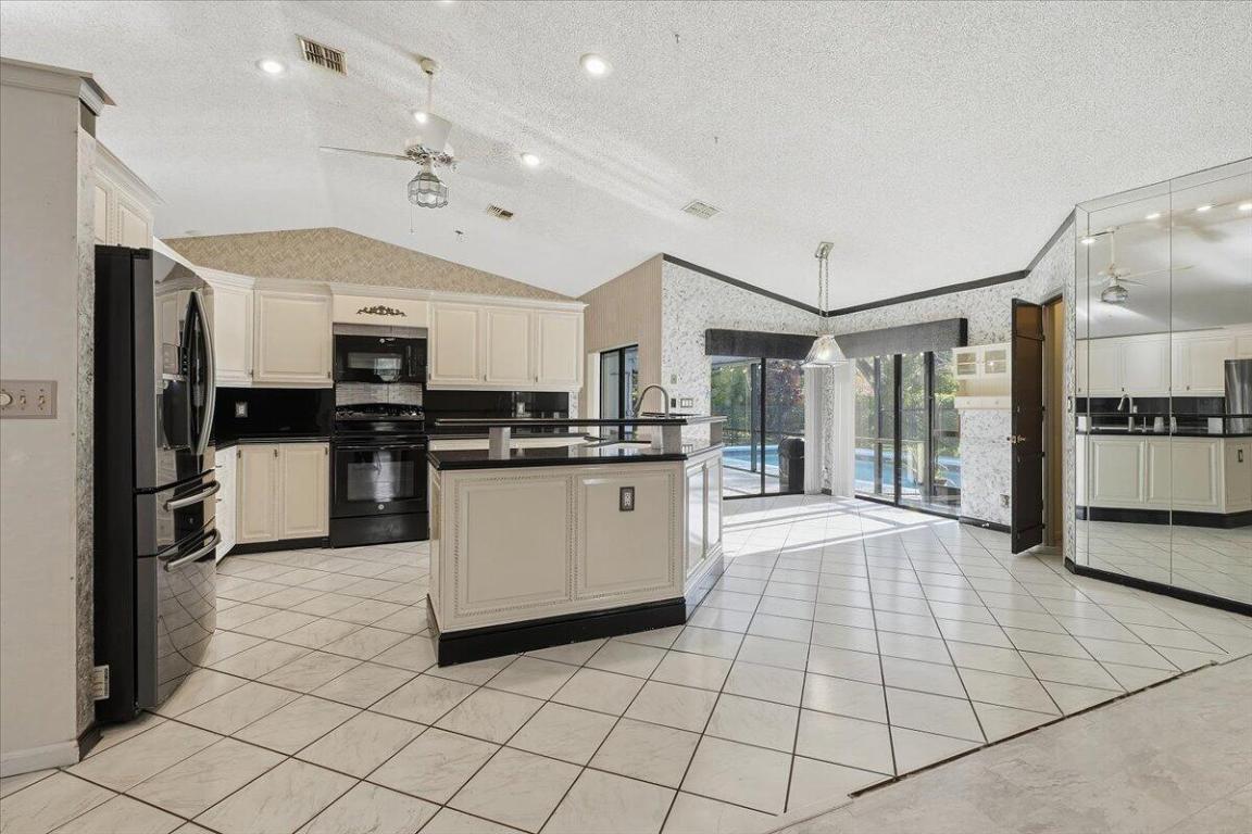 PINE RIDGE - Residential