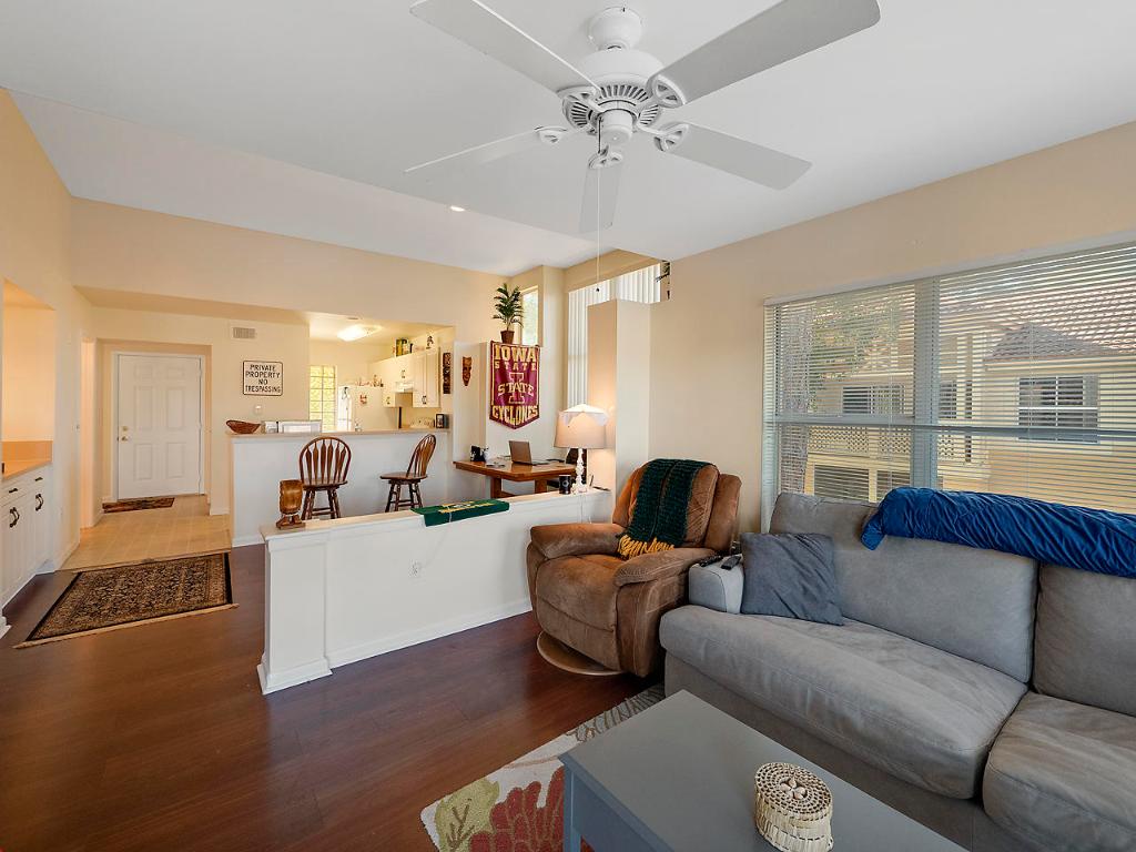 PALM LAKE CONDO - Residential