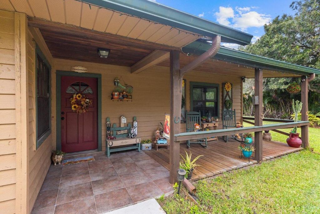 Photo of 2725 Twin Oaks Trail, Fort Pierce, FL 34945 (MLS # R11126360)