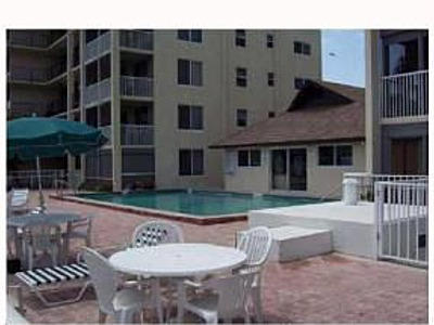 PARADISE VILLAS CONDO - Residential Lease