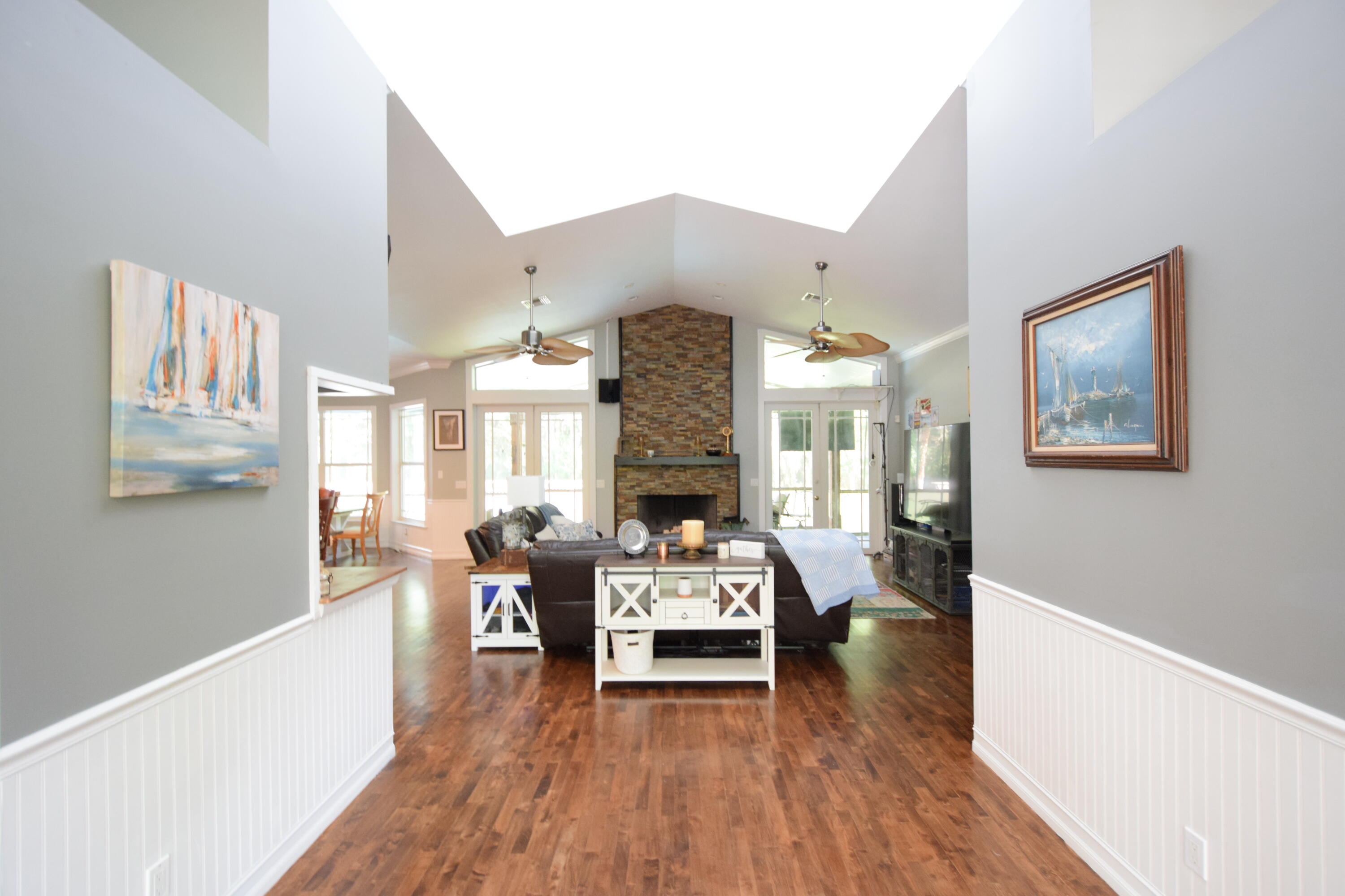 7003 SW Wisteria Terrace