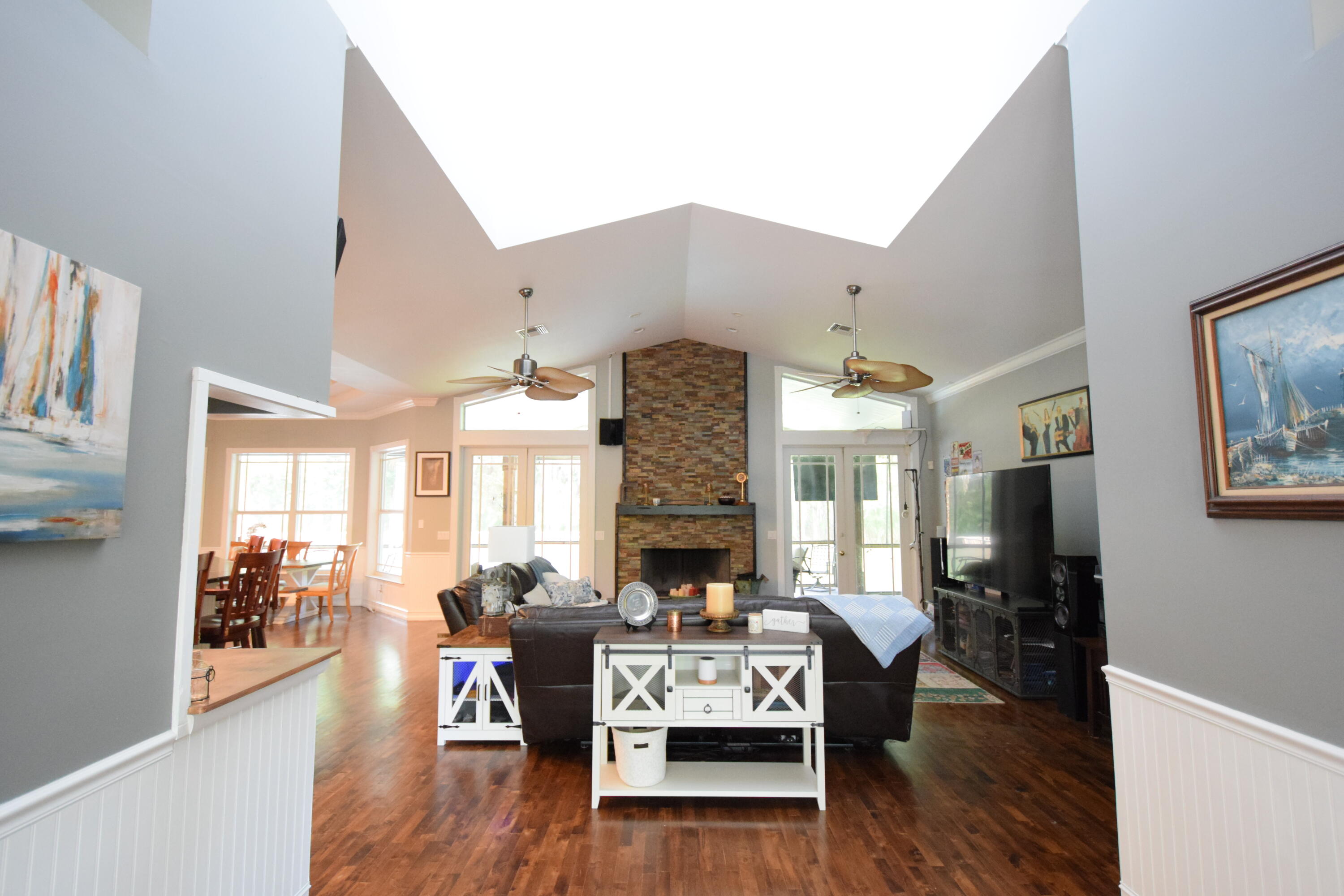 7003 SW Wisteria Terrace