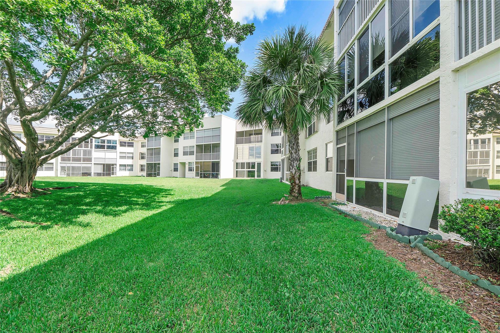 Royal Park Gardens III - Residential