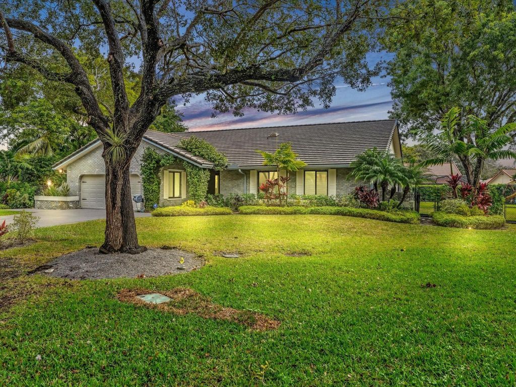 Photo of 5077 NW 90th Terrace, Coral Springs, FL 33067 (MLS # F10481444)