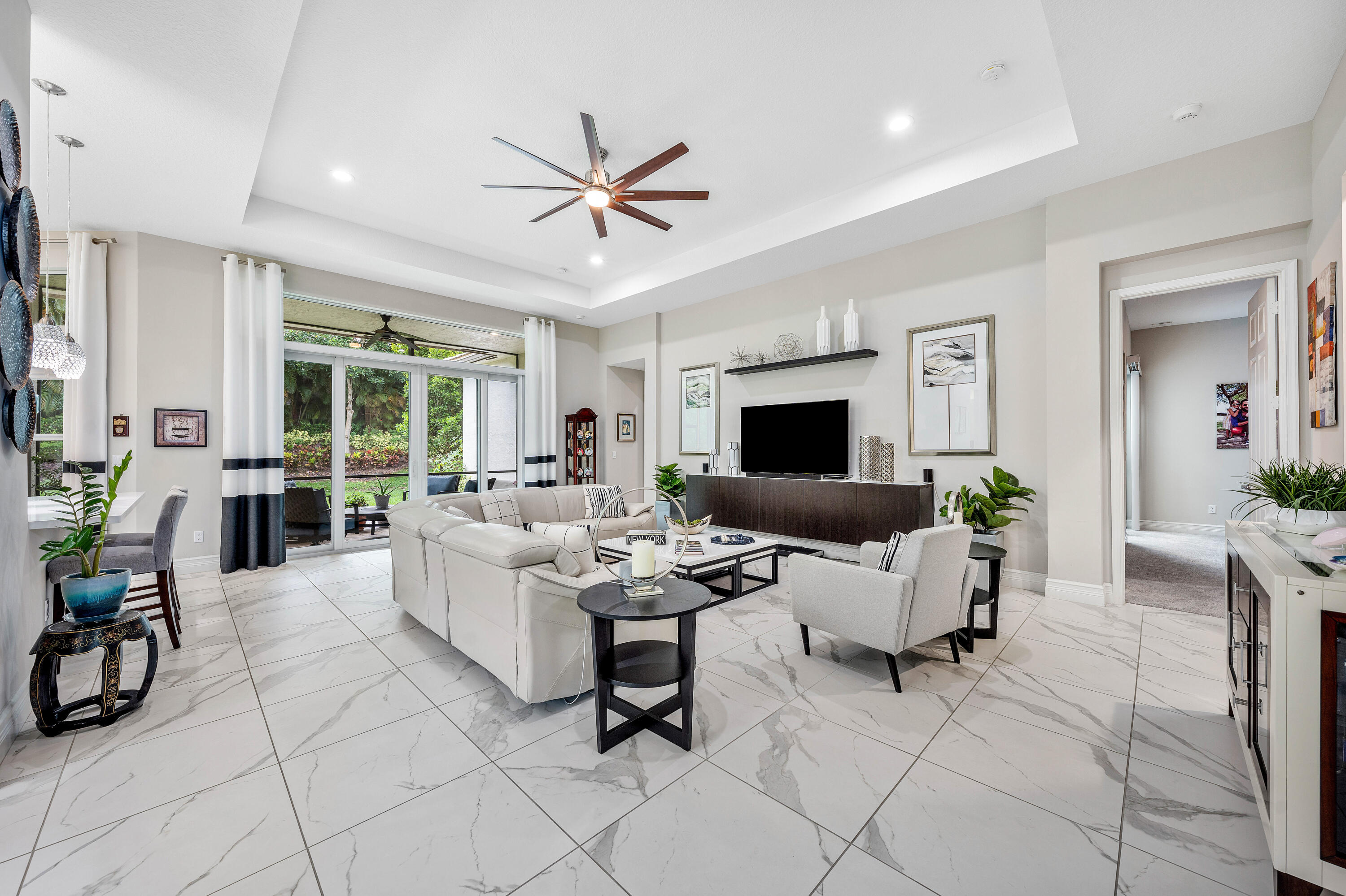 Valencia Bay - Residential