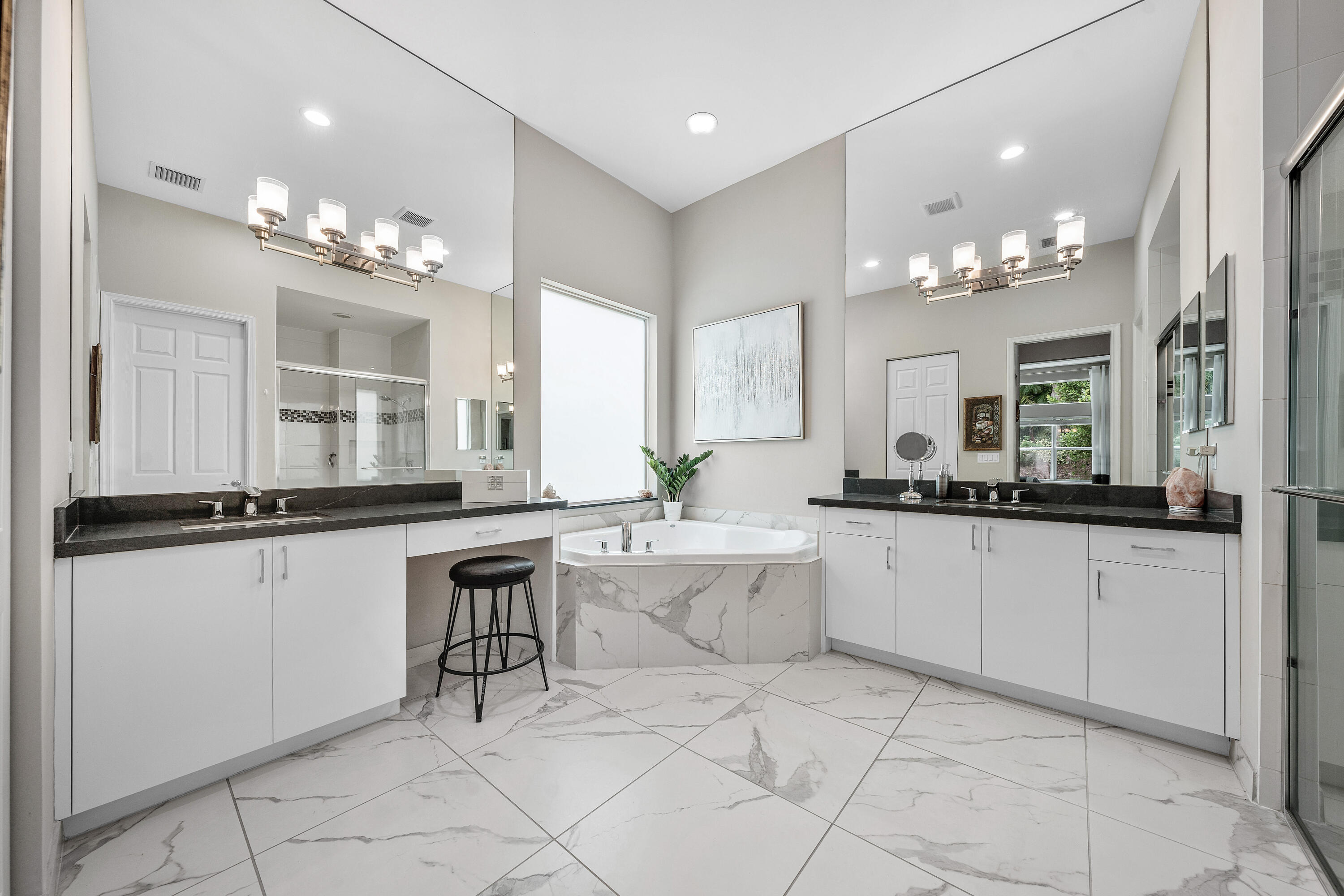 Valencia Bay - Residential