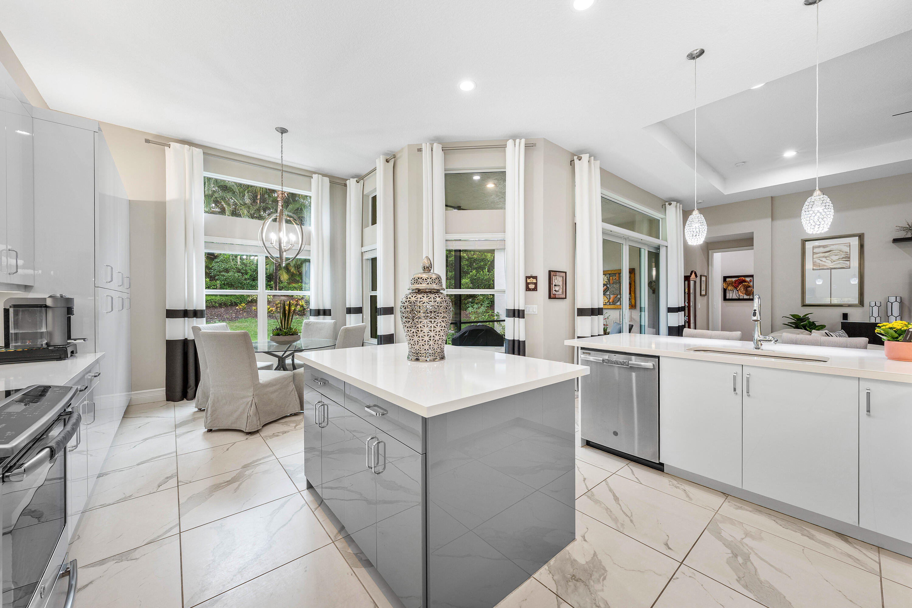Valencia Bay - Residential