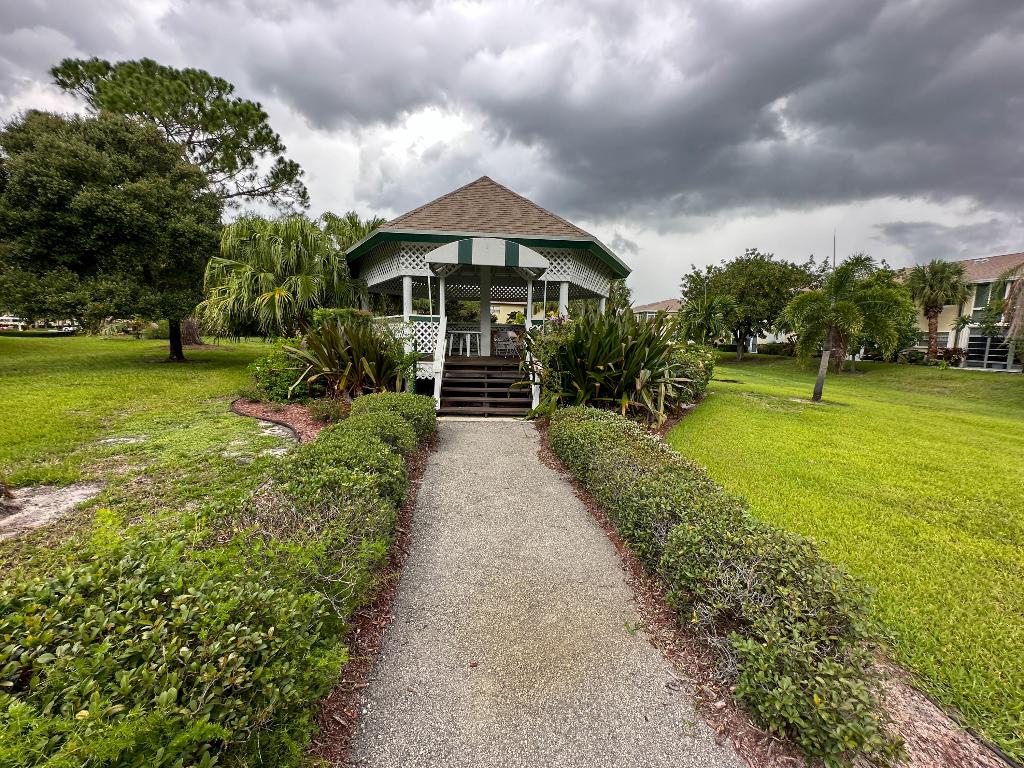 KINGSWOOD CONDO - Residential Lease