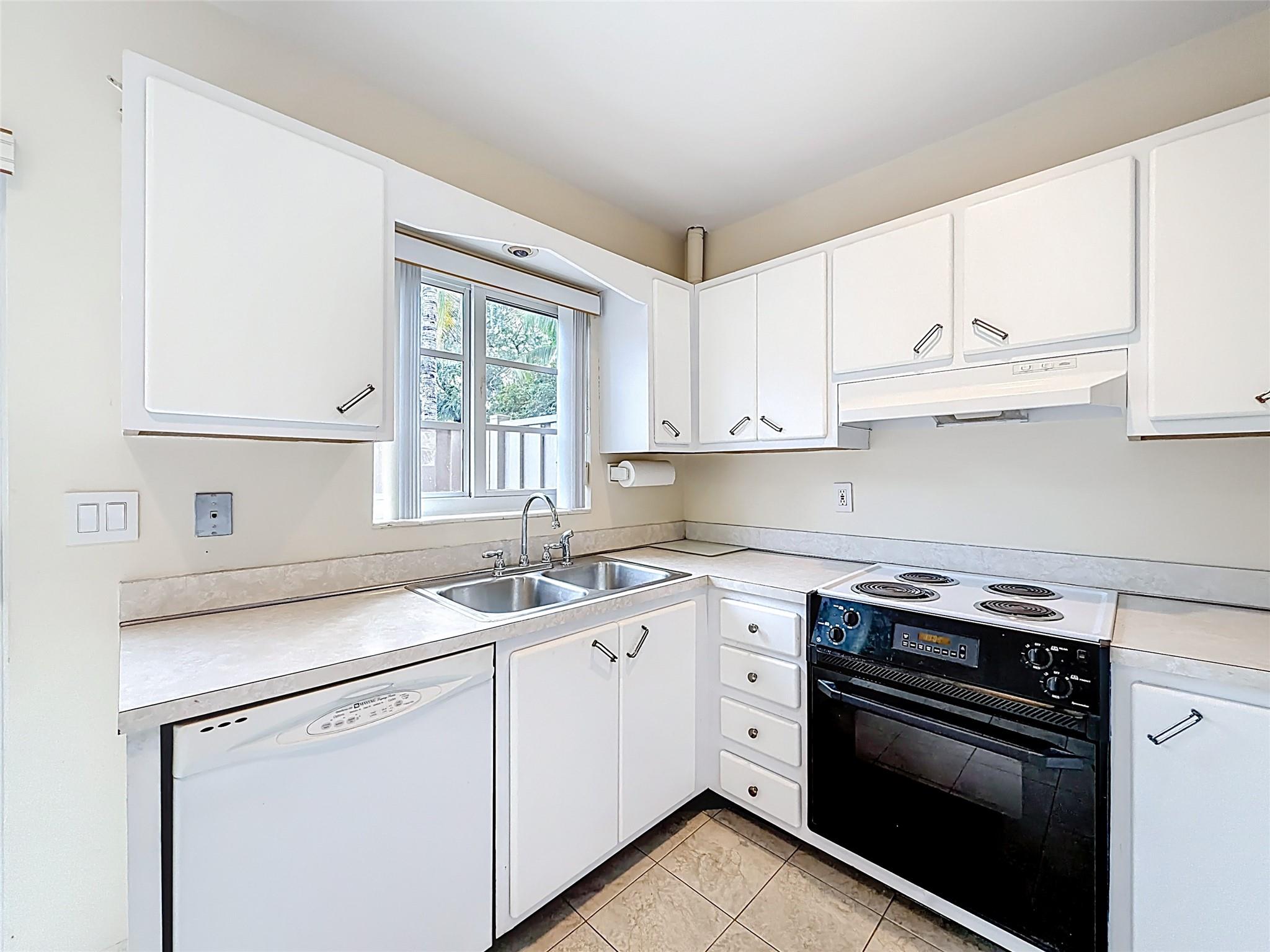 Manor Grove Townhomes - Residential