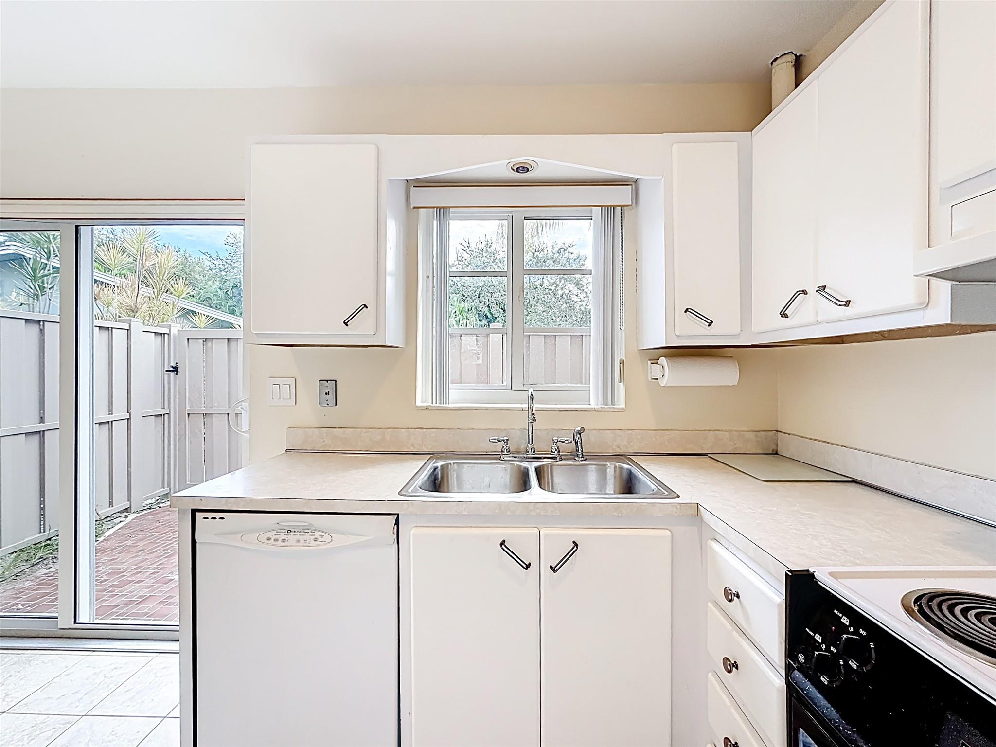 Manor Grove Townhomes - Residential