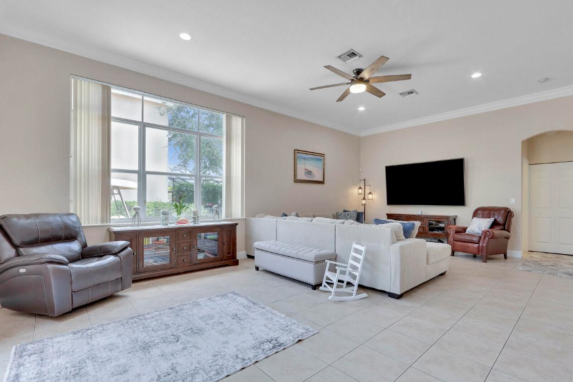 RIVERSIDE OAKS - Residential