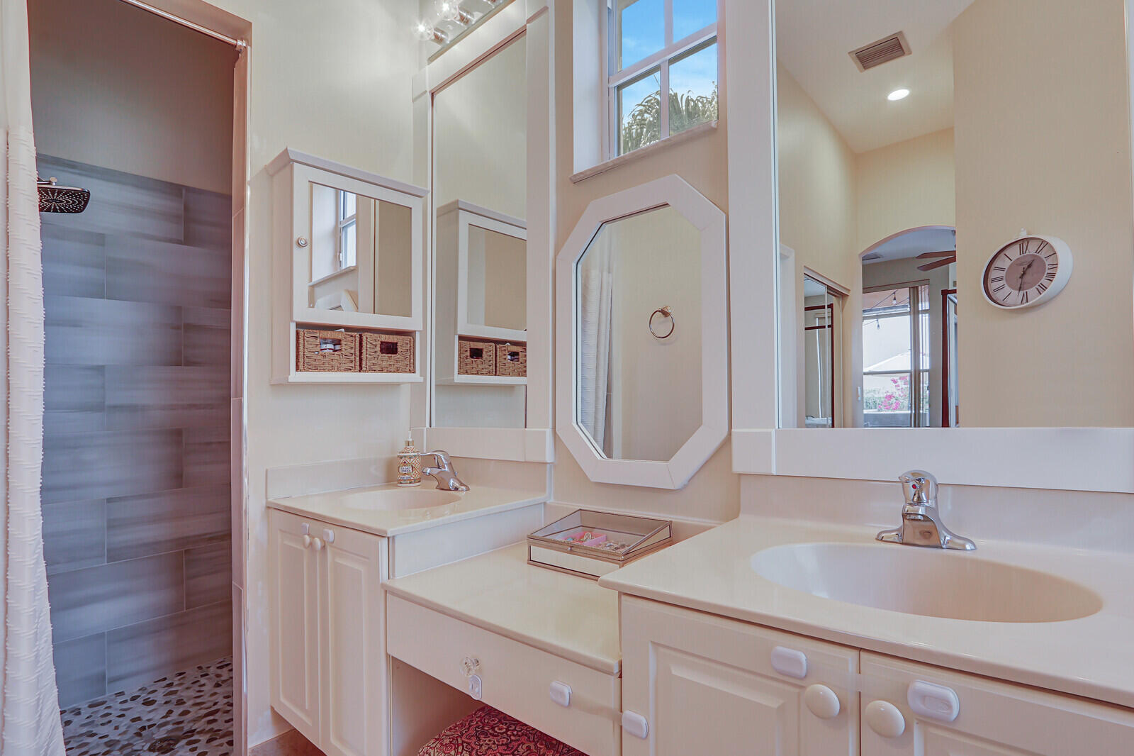 RIVERSIDE OAKS - Residential