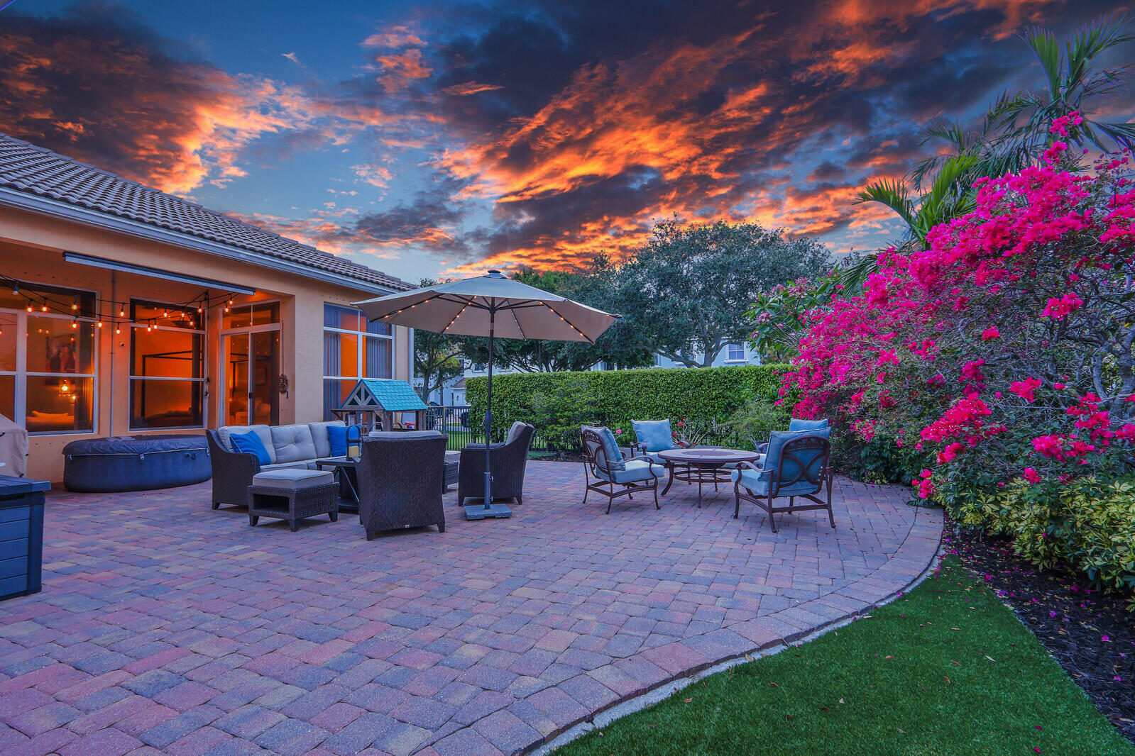 RIVERSIDE OAKS - Residential