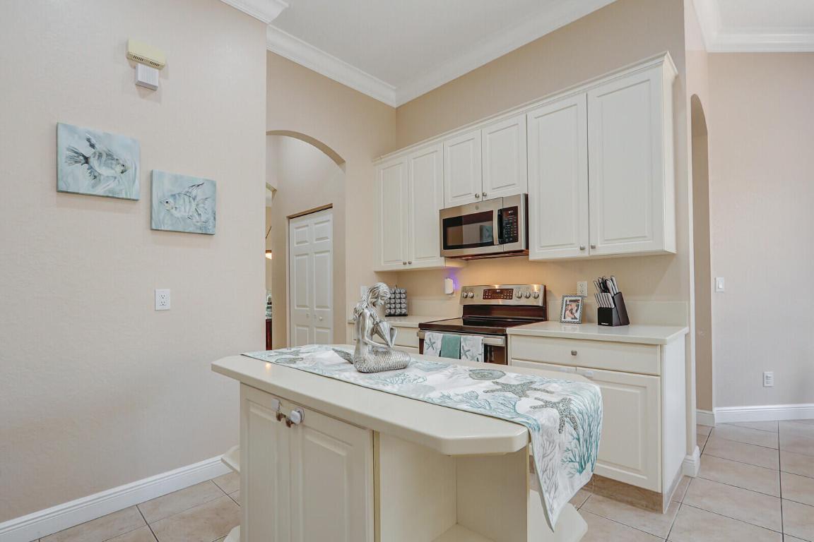 RIVERSIDE OAKS - Residential