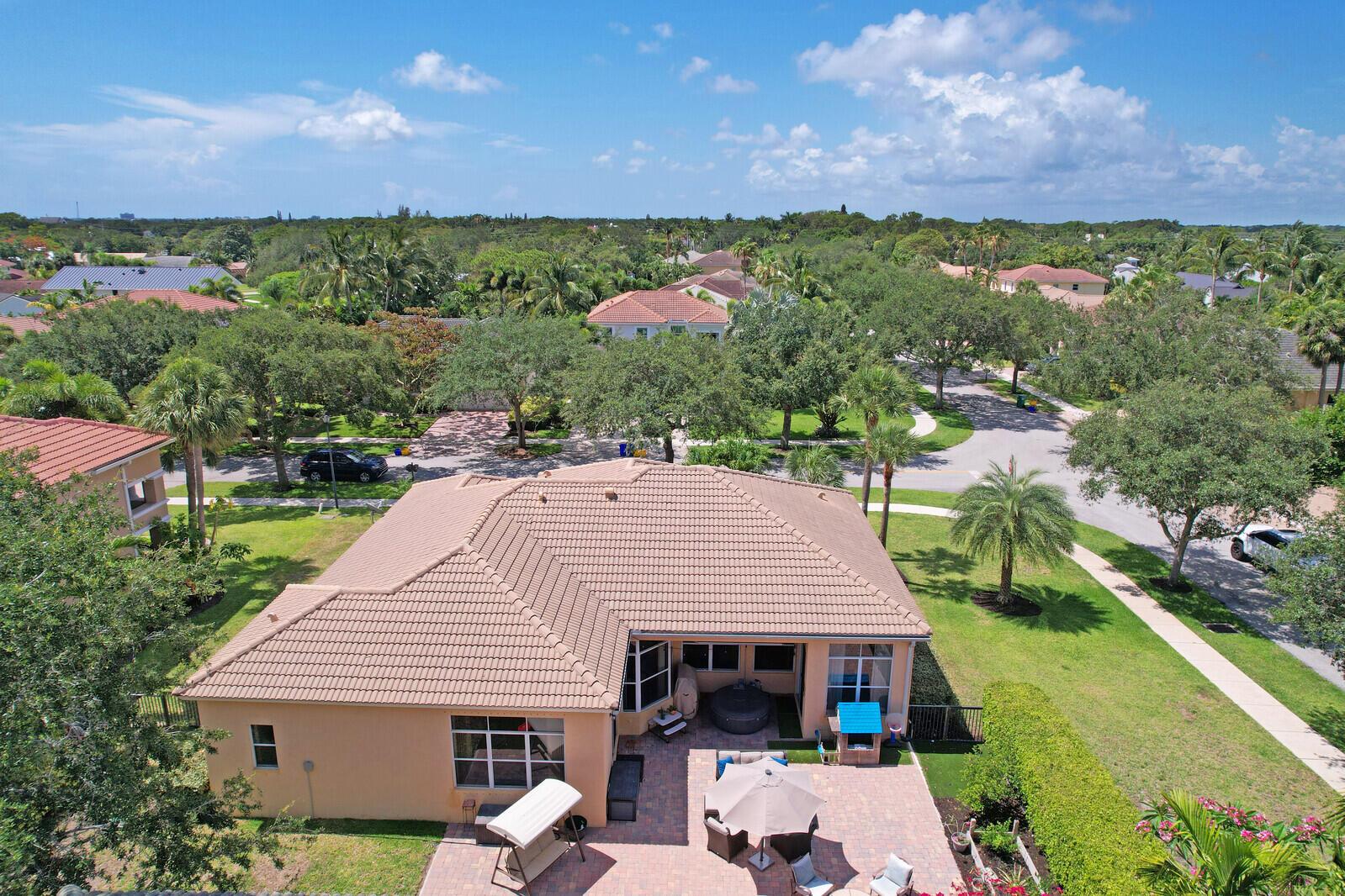 RIVERSIDE OAKS - Residential