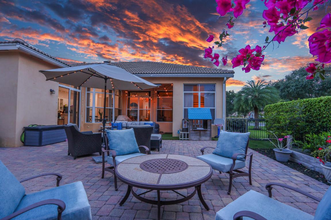 RIVERSIDE OAKS - Residential