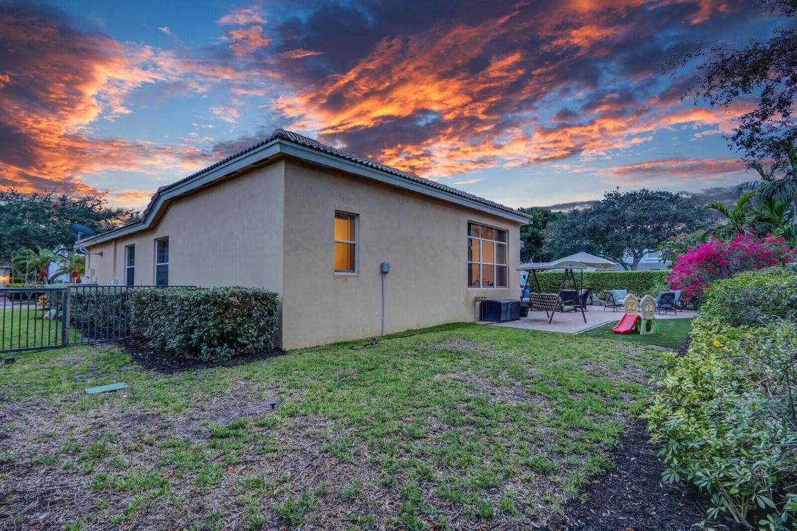 RIVERSIDE OAKS - Residential