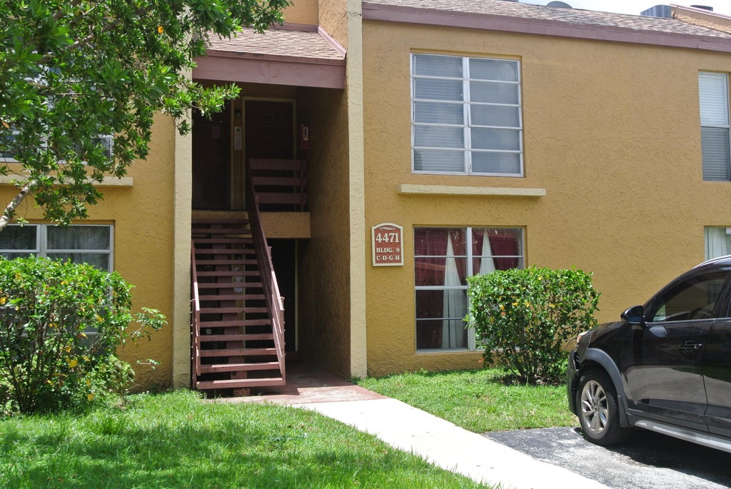 Photo of 4471 TREEHOUSE Lane #G, Tamarac, FL 33319 (MLS # B26083112)