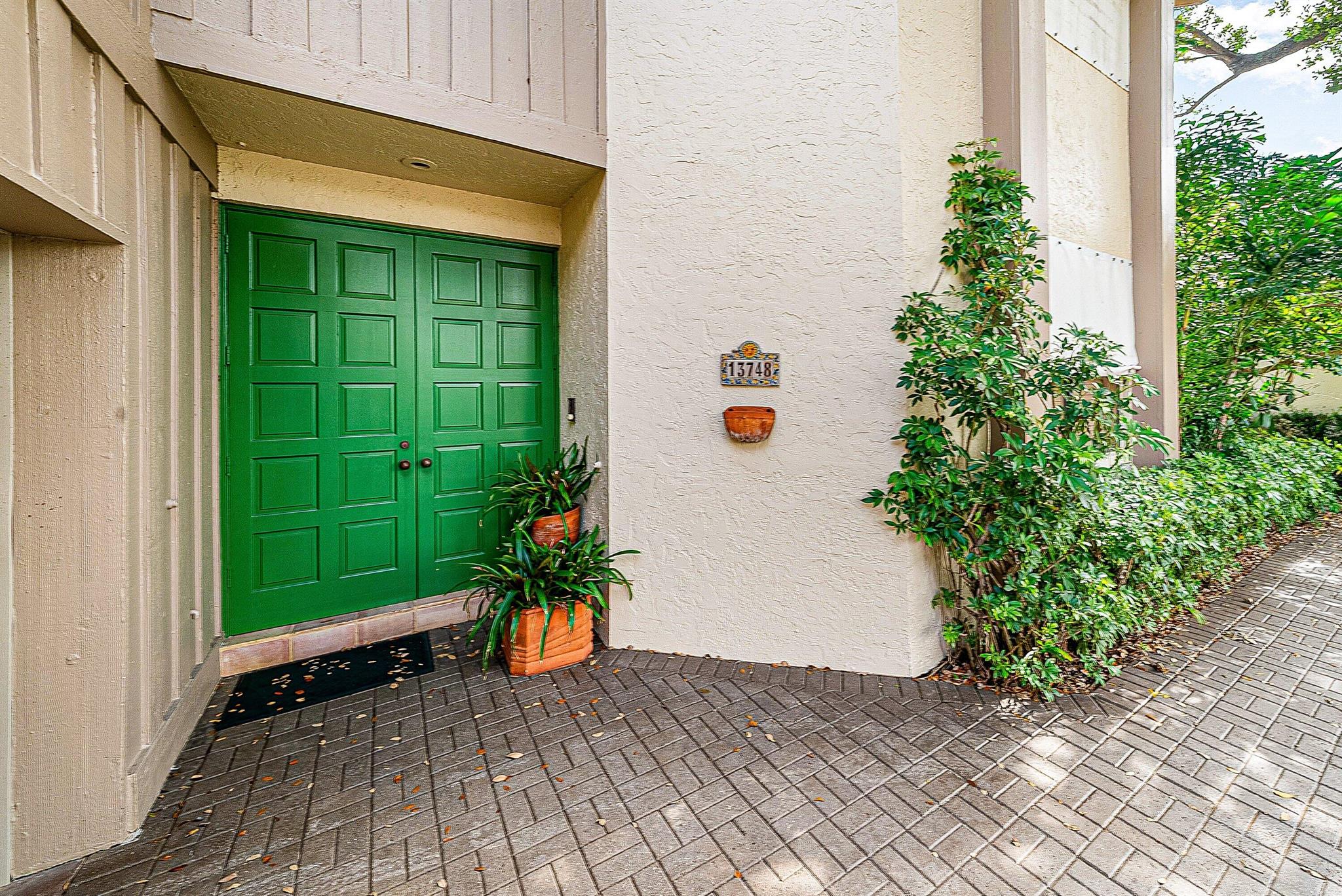 FRENCHMANS CREEK - Residential