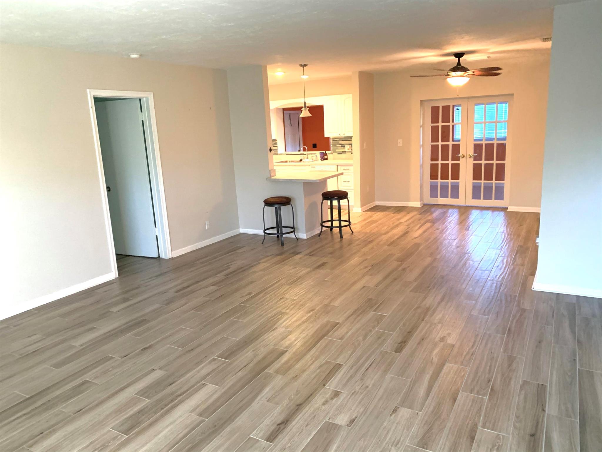 Nicely updated 3 bed, 2 bath home in the heart of Boca Raton. Walk to downtown restaurants & shopping or bike to the beach! Large living spaces and split floor plan. Home has an enclosed FL room under air & large back yard. Large driveway in addition to the one car garage. College Students will be considered but all occupants on the lease must submit a Guaranty signed by a parent or adult guardian. Required guaranty agreement is under ''Documents.'' Well mannered pets welcome, 15 pounds or less.
