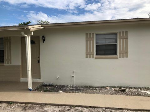 5881 South 38th Ct Greenacres FL 33463